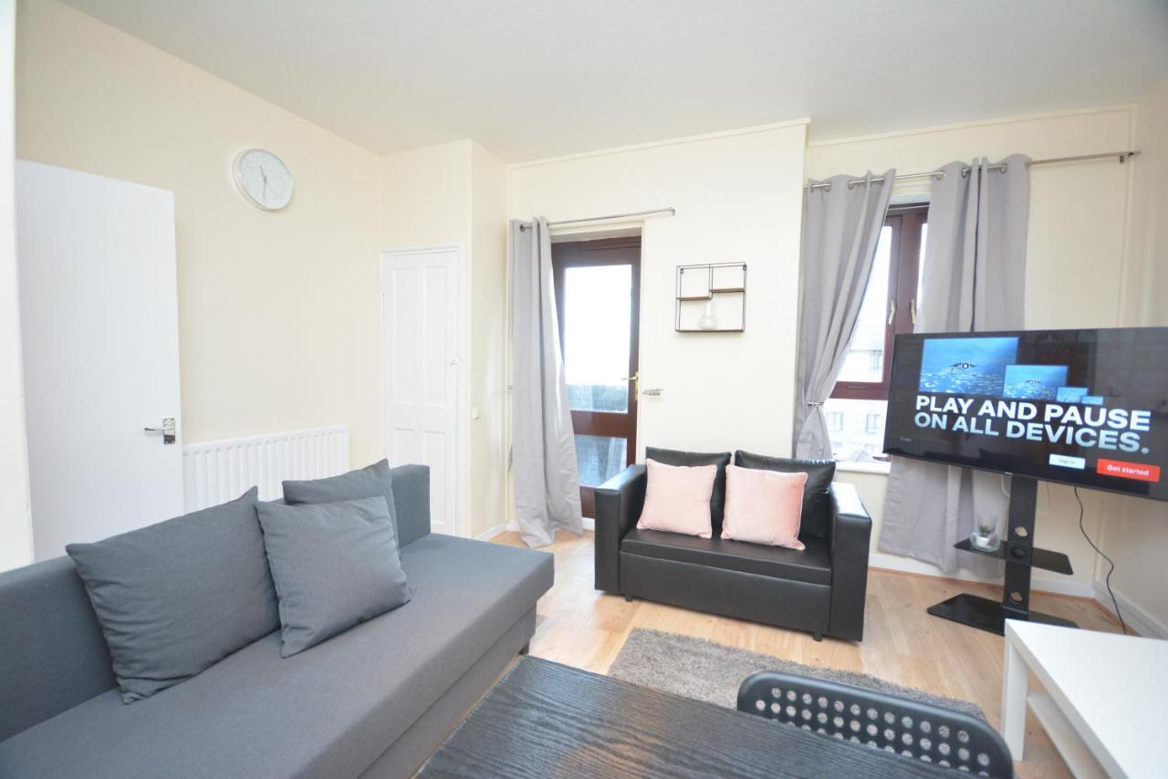 Lovely 4 Bedroom Apartment Close To The City Walking Distance From The Rivere View ロンドン エクステリア 写真